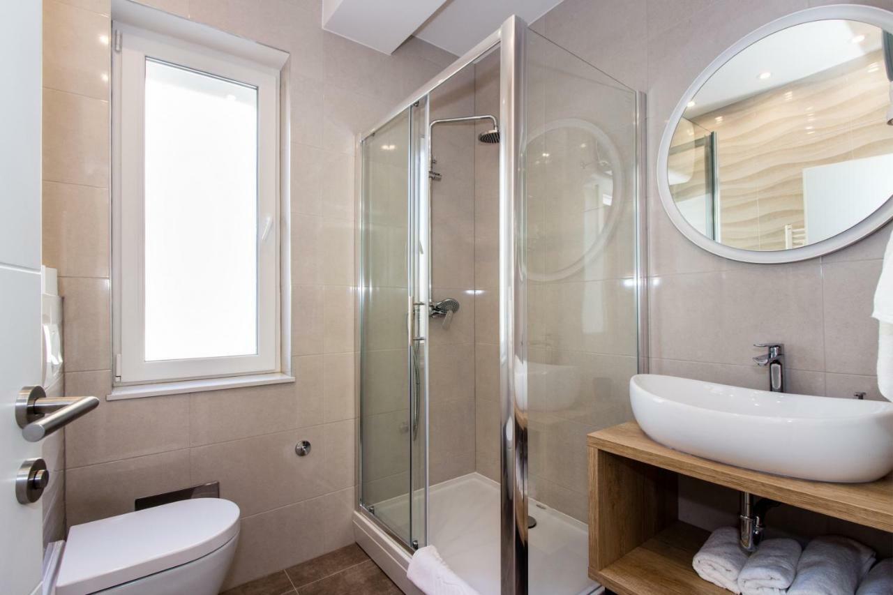 Lugo Apartments Сплит Екстериор снимка